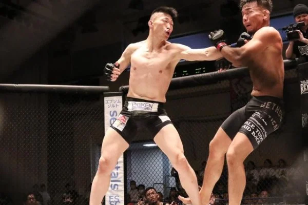 排超联赛天津女排对上海女排 李盈莹与仲慧隔网对决全解析